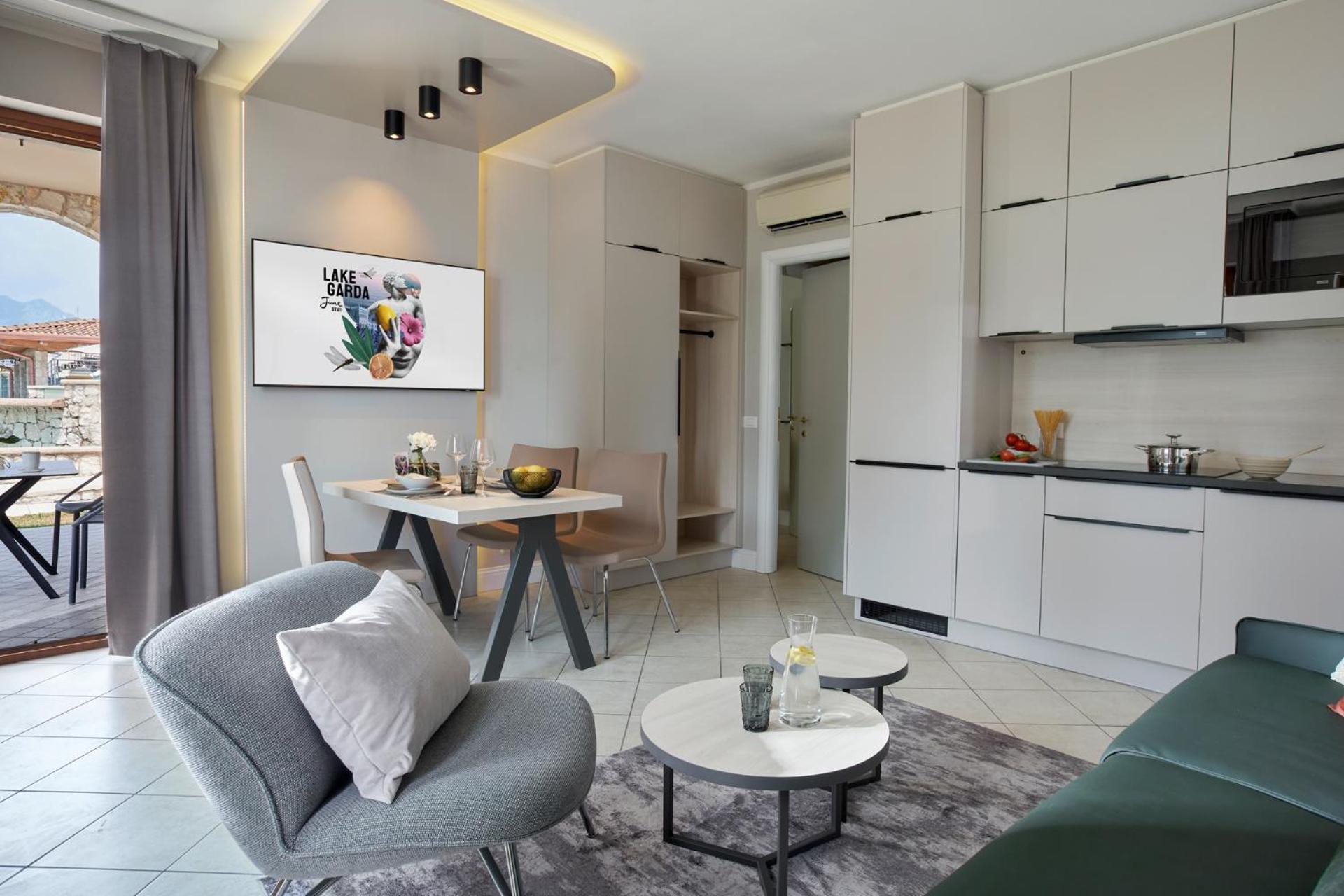 June Stay Lake Garda Brenzone sul Garda Eksteriør bilde