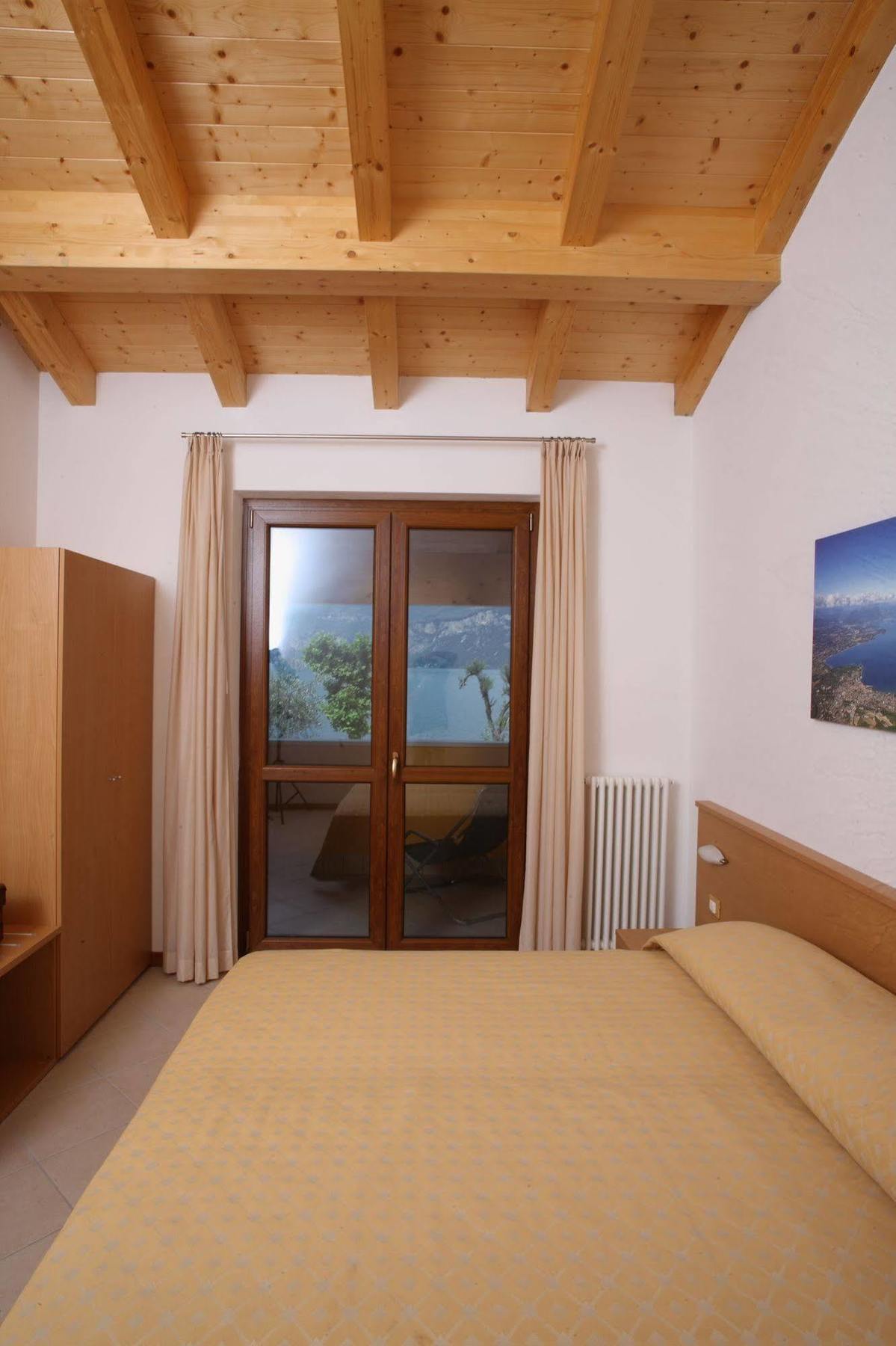 June Stay Lake Garda Brenzone sul Garda Eksteriør bilde
