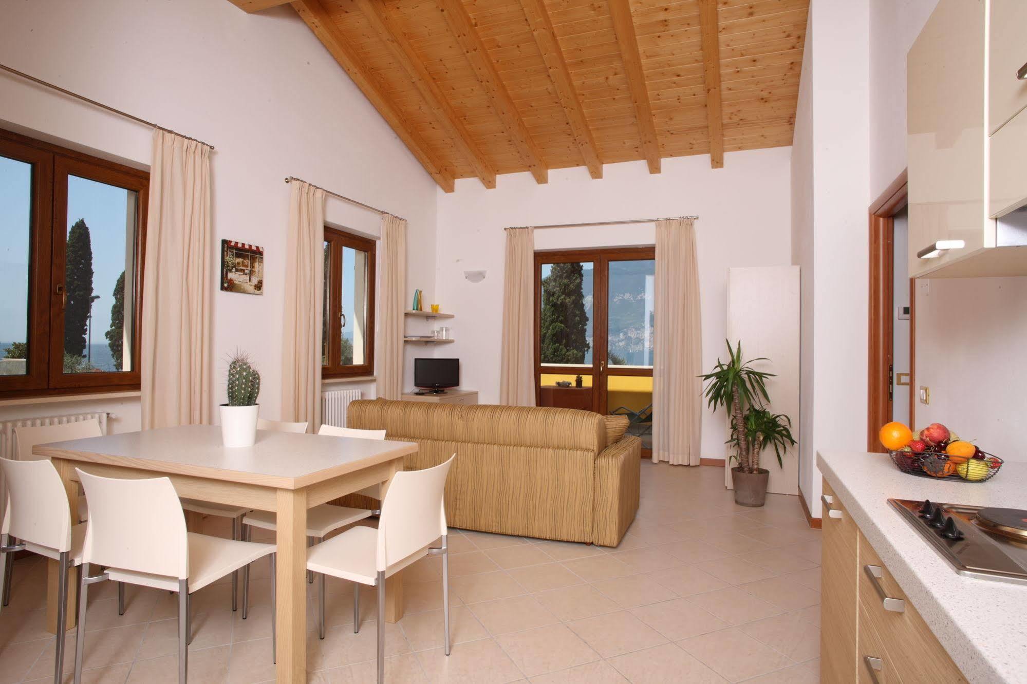 June Stay Lake Garda Brenzone sul Garda Eksteriør bilde