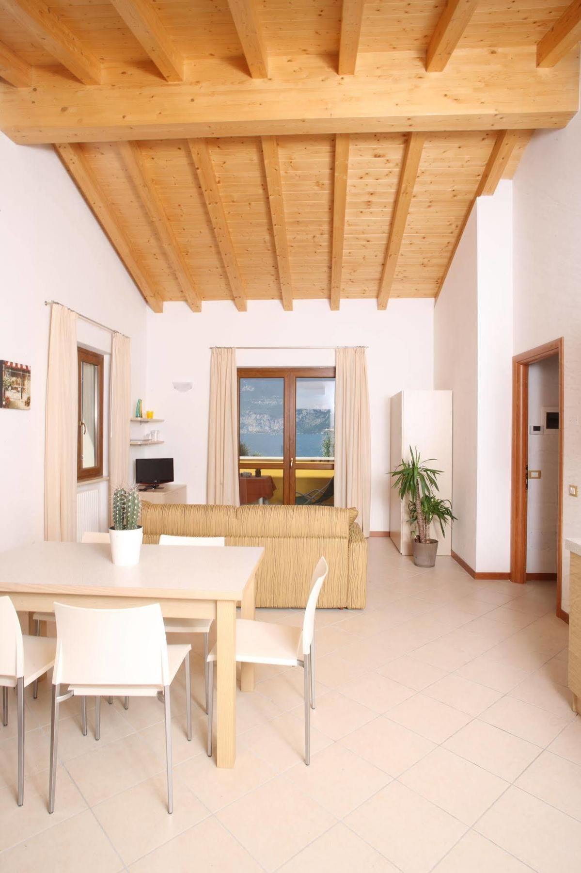 June Stay Lake Garda Brenzone sul Garda Eksteriør bilde