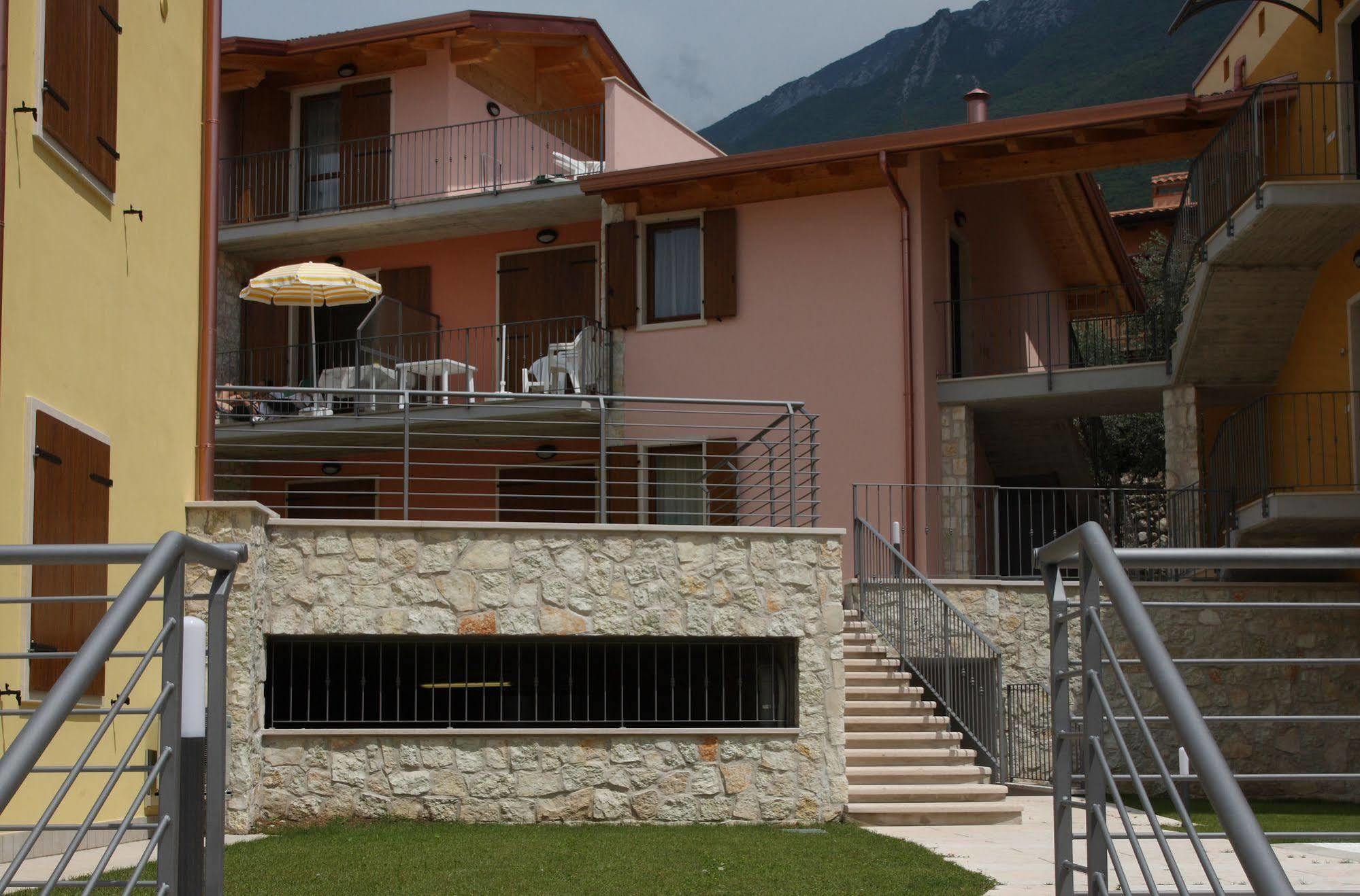 June Stay Lake Garda Brenzone sul Garda Eksteriør bilde